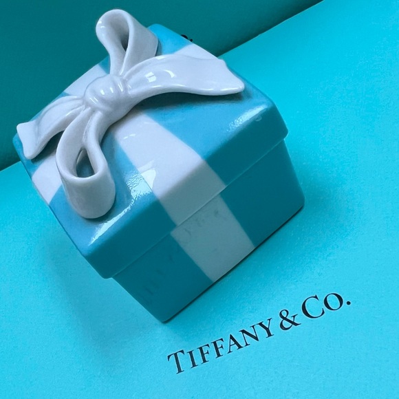 🔴Authentic TIFFANY & CO Vintage Blue Enamel Trinket Box❤️🔴 - Picture 3 of 8